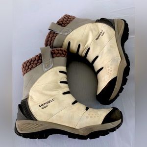 Merrell Women’s Arctic Fox Pull on boot , Waterproof, Insulated , size 10